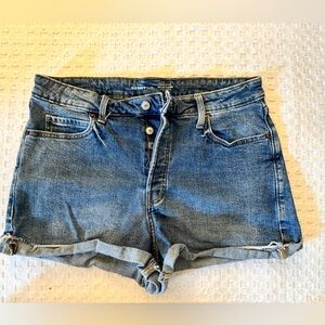 Old Navy | Sky-Hi A-Line High Rise Denim Shorts | Medium Wash | Size 14 | Cuffed
